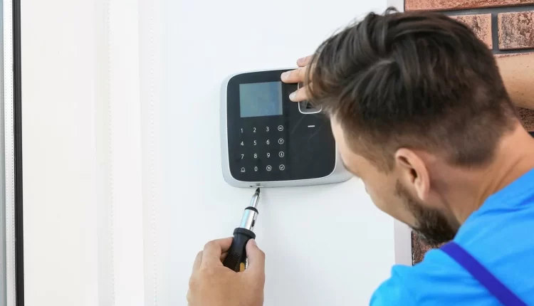 فني تركيب انتركم